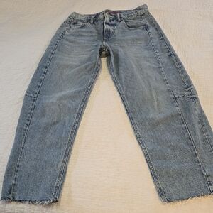 Lucky Brand Barrel Leg Raw Hem Size 4 Jeans EUC Medium Wash